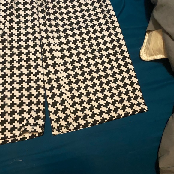 Ladies Lounging Pants - Picture 4 of 6